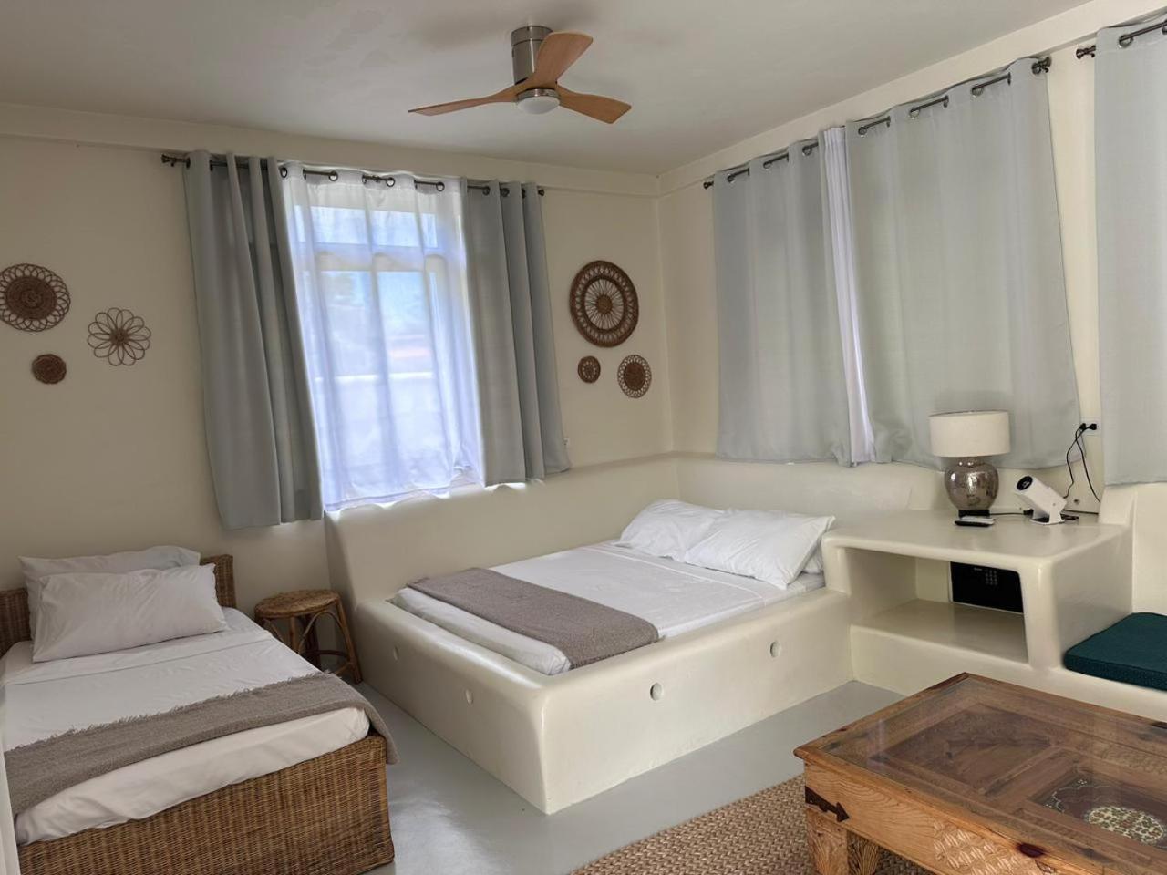 Parrots Boutique Hotel 4*