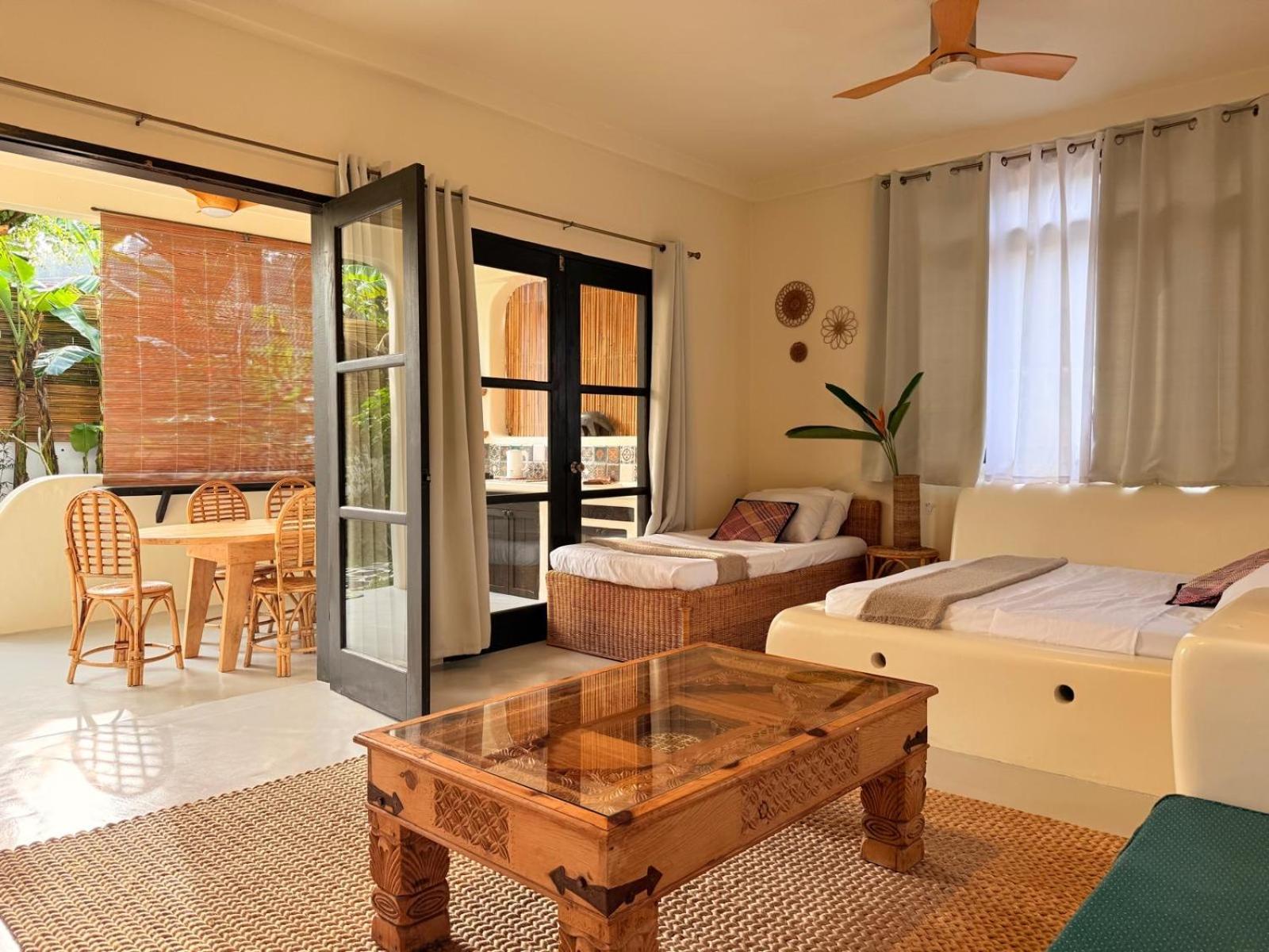 Parrots Boutique Hotel